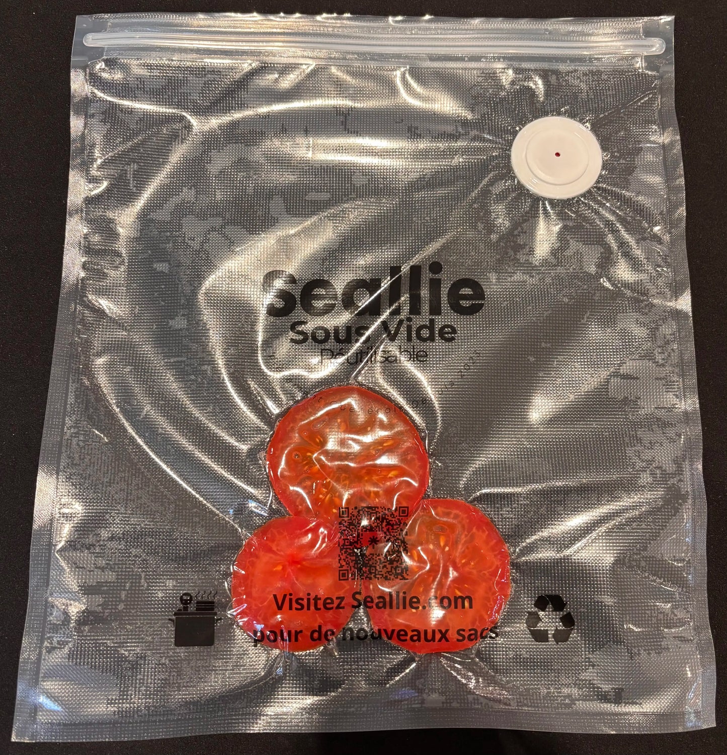 tomates scellées sous vide dans un sac sous vide réutilisable seallie