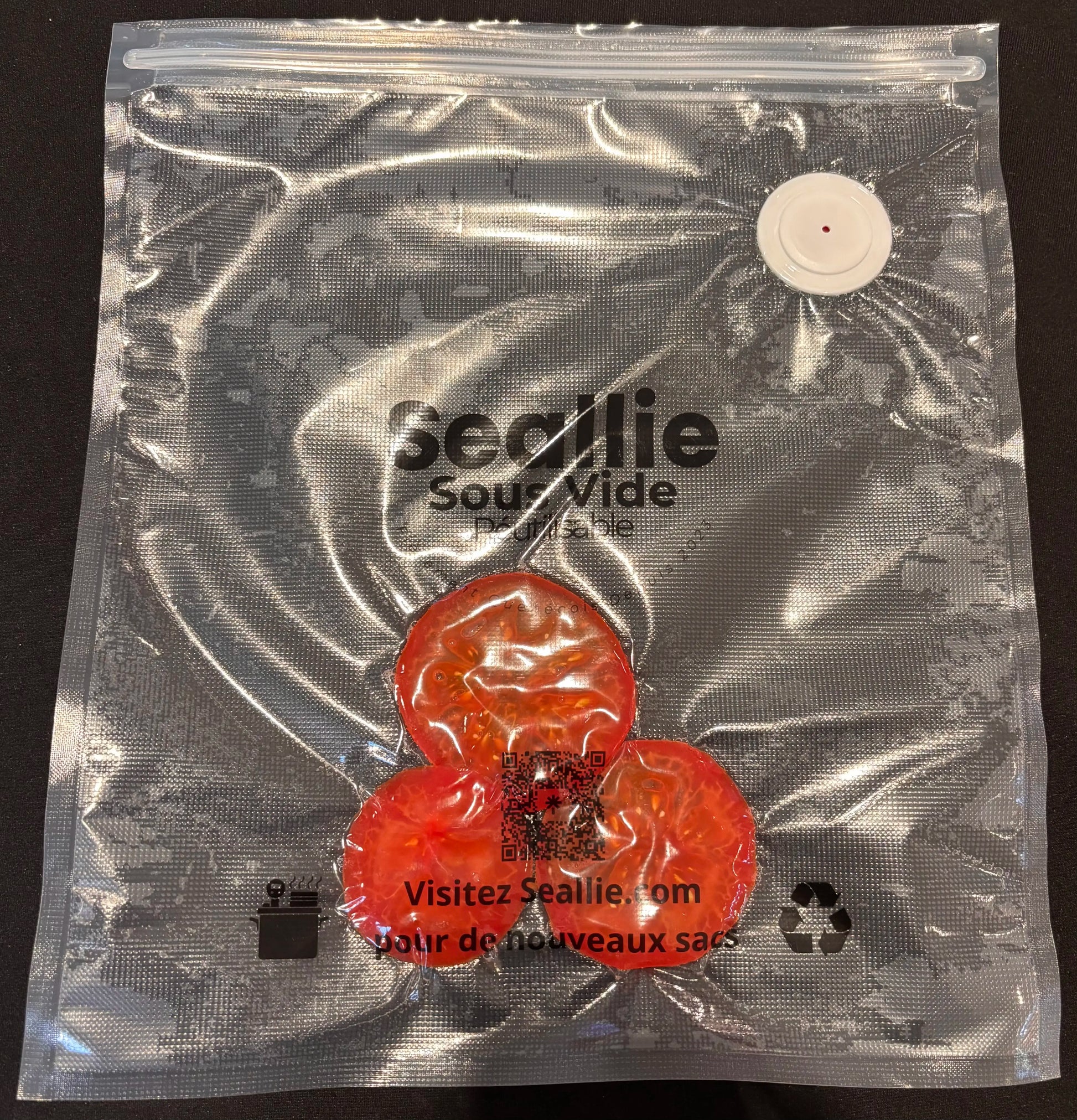 tomates scellées sous vide dans un sac sous vide réutilisable seallie
